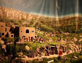 Die detailgetreue Weihnachtskrippe in der Martin-Luther-Kirche